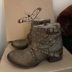 Freebird by Steven Boots